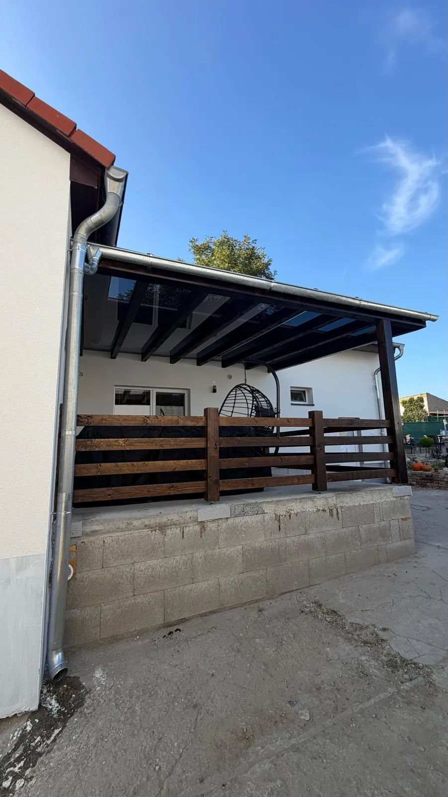 Pergola se zábradlím z KVH a BSH hranolů — fotografie 6