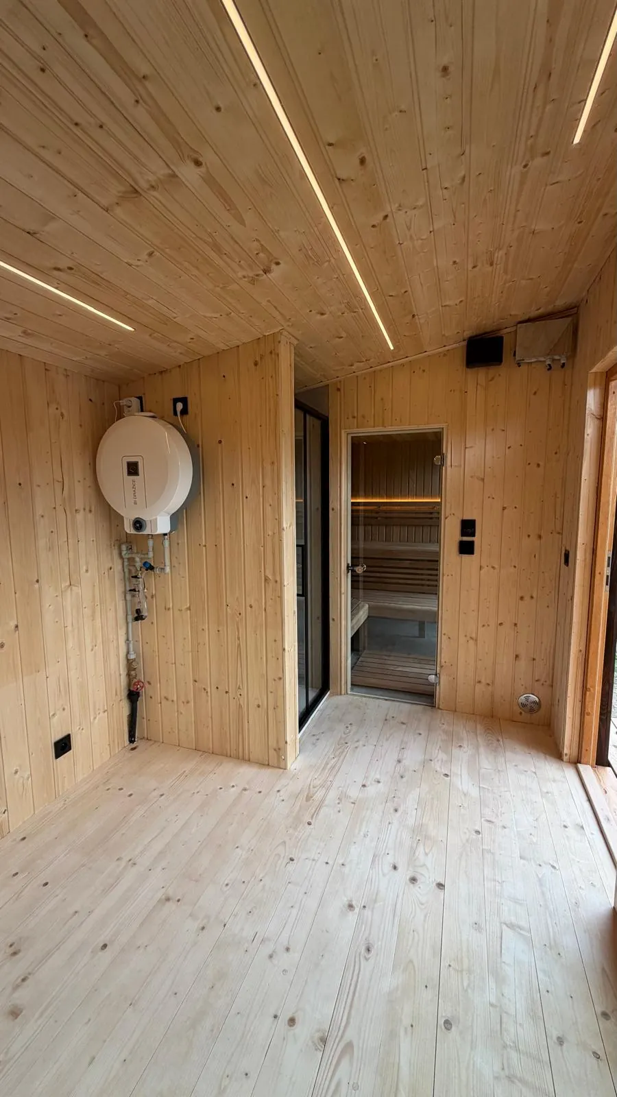Venkovní sauna s odpočívárnou — fotografie 9